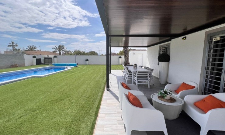 Wiederverkauf - Finca -
Elche Pedanías - La Marina