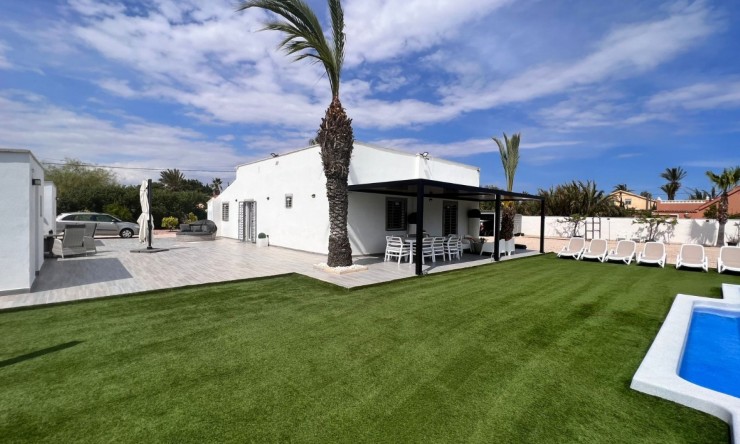 Wiederverkauf - Finca -
Elche Pedanías - La Marina