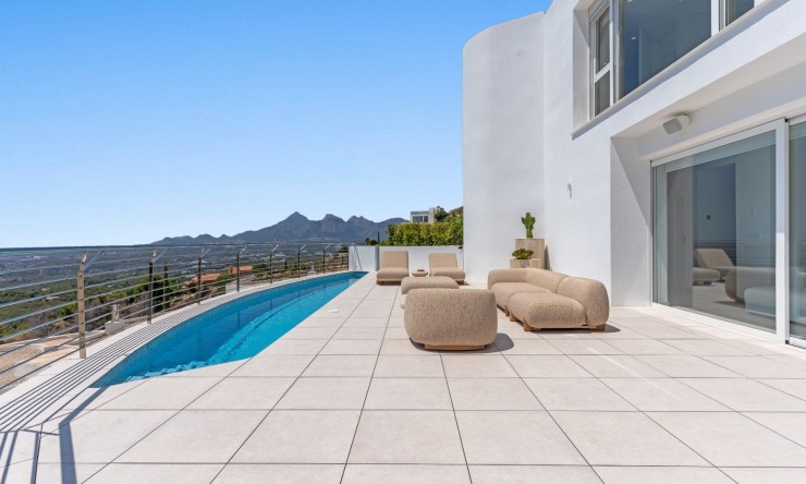 Neue Gebäude - Villa -
Altea