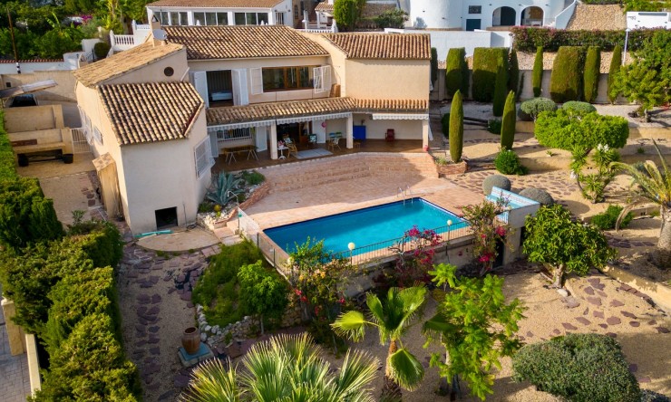 Revente - Villa -
Altea