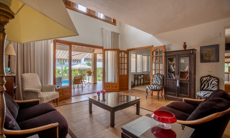 Revente - Villa -
Altea