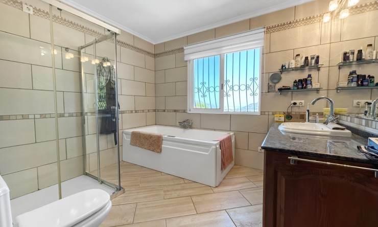 Resale - Villa -
Pedreguer