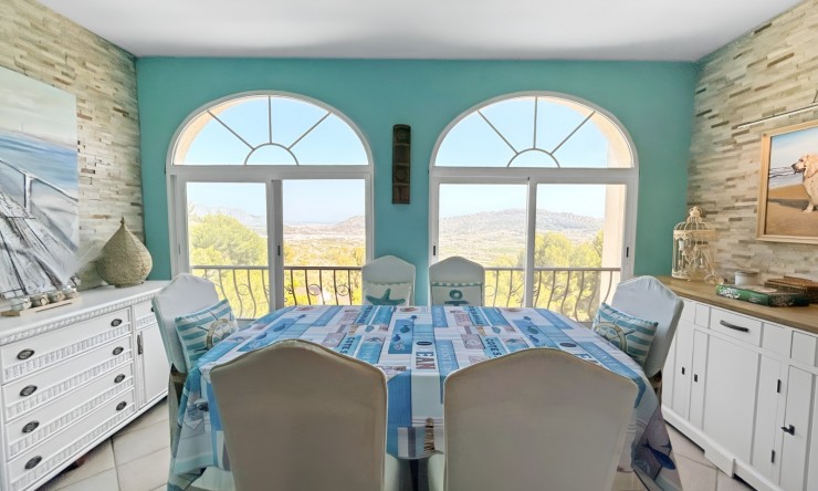 Resale - Villa -
Pedreguer