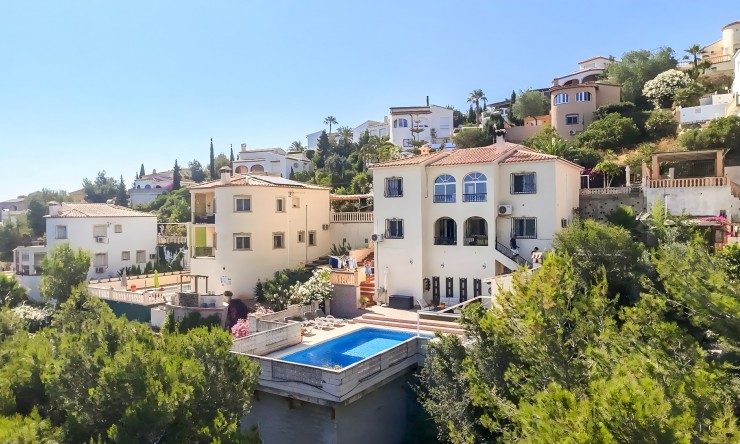 Resale - Villa -
Pedreguer