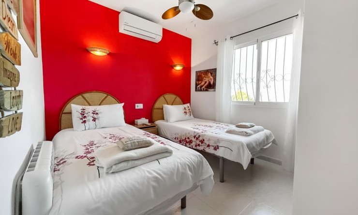 Resale - Villa -
Pedreguer