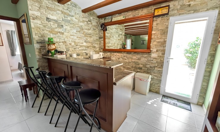 Resale - Villa -
Pedreguer