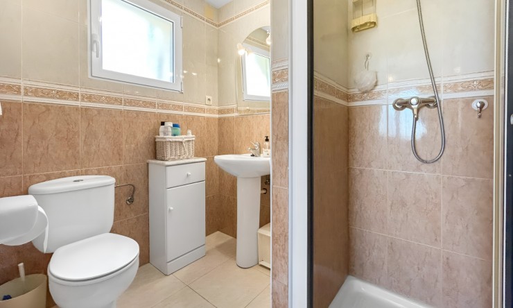 Resale - Villa -
Pedreguer