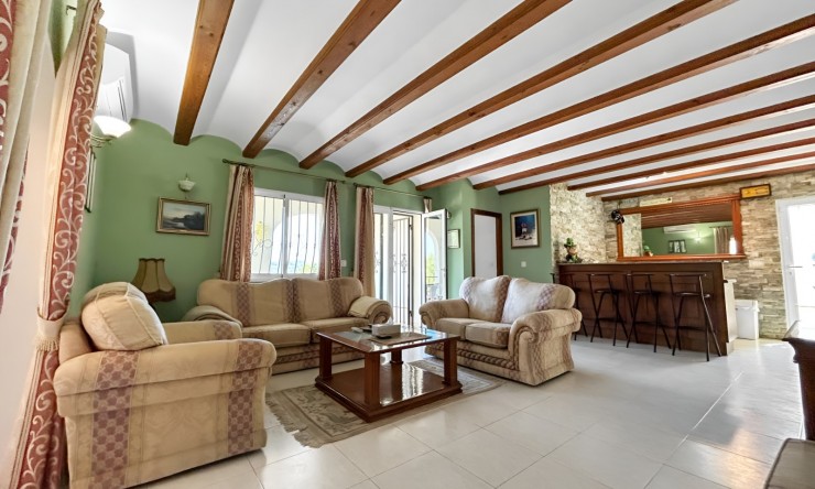 Resale - Villa -
Pedreguer