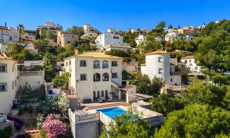 Resale - Villa -
Pedreguer
