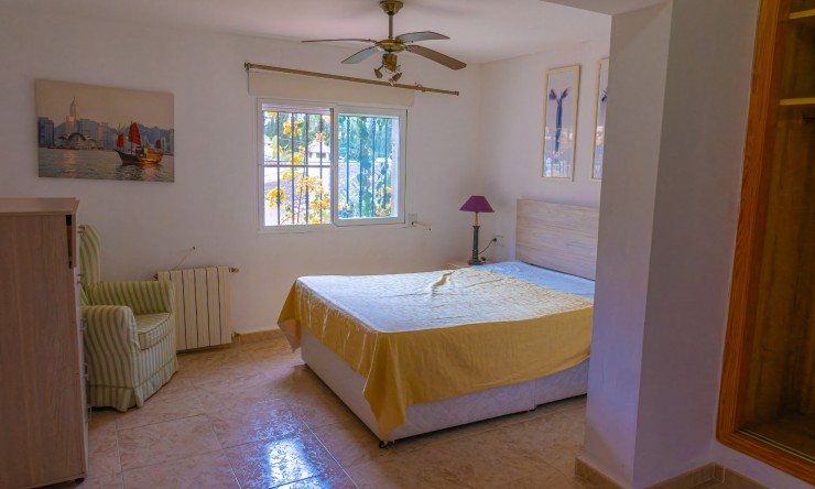 Resale - Villa -
Albir