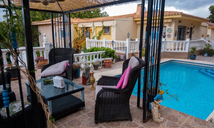 Resale - Villa -
Albir