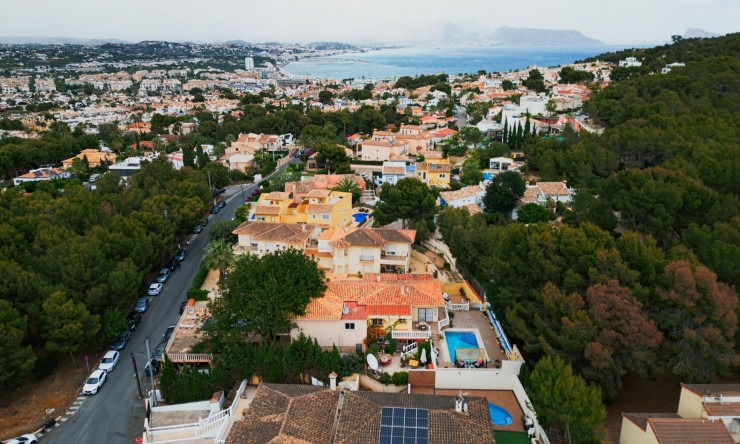 Resale - Villa -
Albir