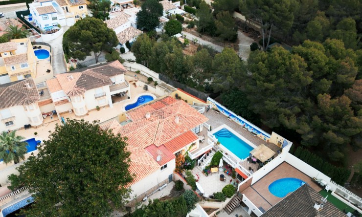 Resale - Villa -
Albir