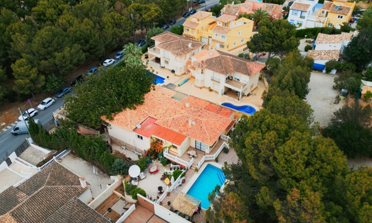 Resale - Villa -
Albir