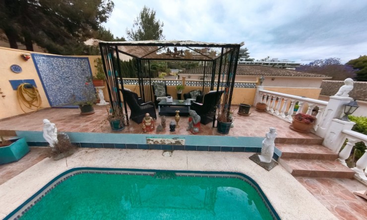 Resale - Villa -
Albir