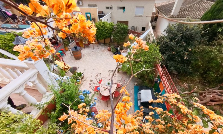 Resale - Villa -
Albir