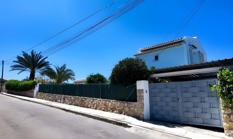 Herverkoop - Villa -
Jávea - Tossalet