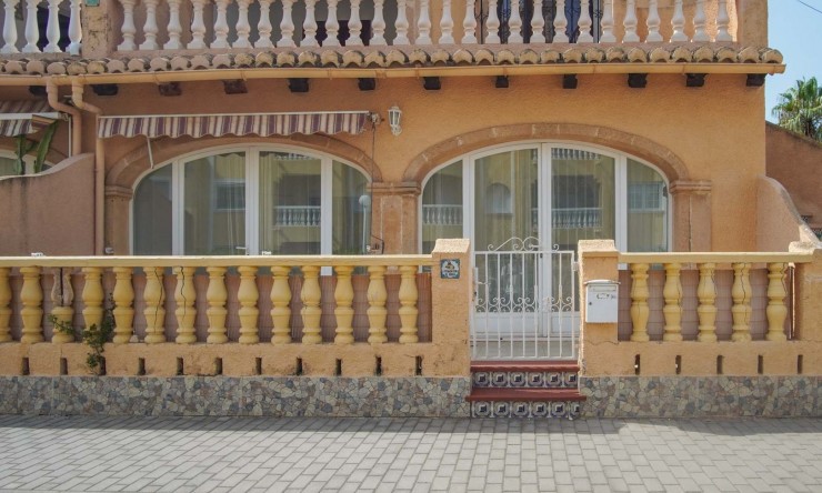 Resale - Apartment -
Denia