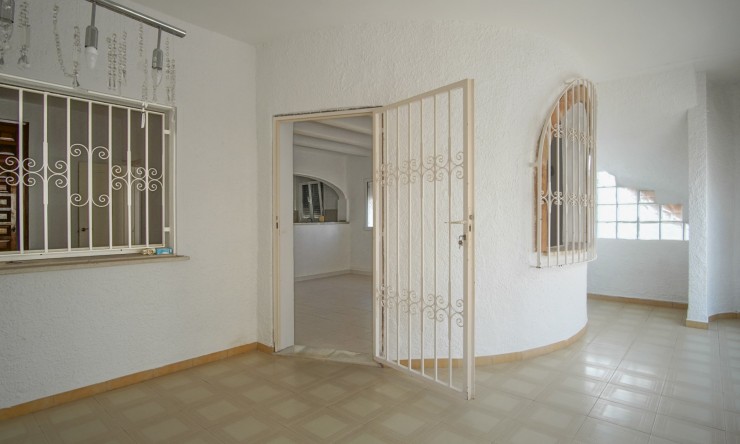 Resale - Apartment -
Denia