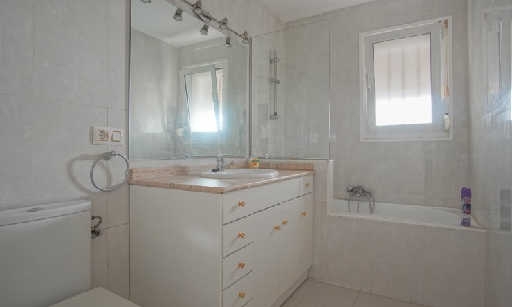 Resale - Apartment -
Denia