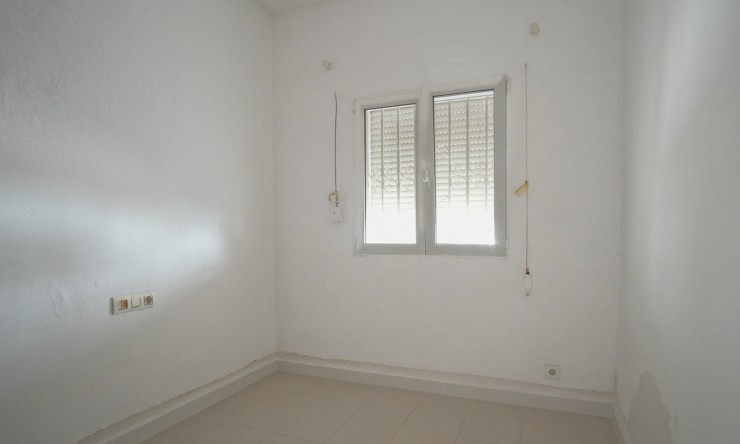 Resale - Apartment -
Denia