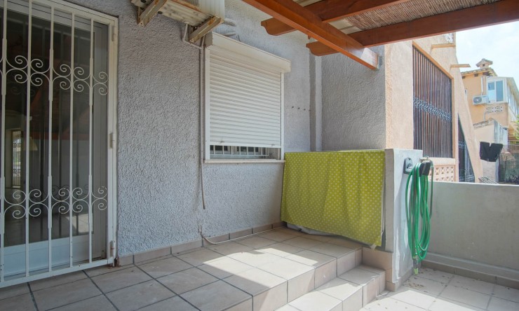 Resale - Apartment -
Denia