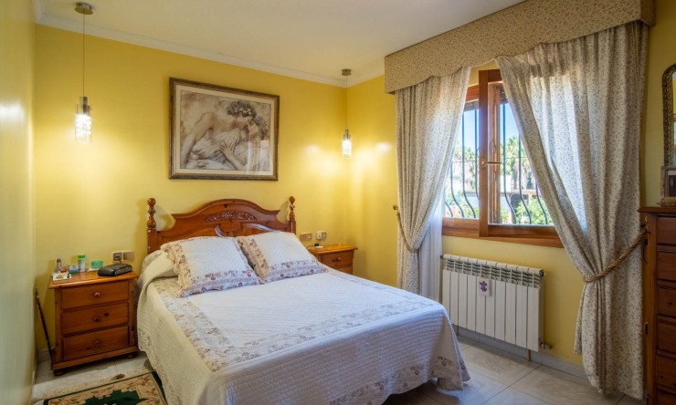 Revente - Villa -
Denia - La Pedrera