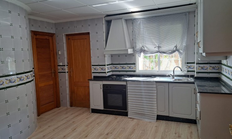 Wiederverkauf - Finca -
Orihuela