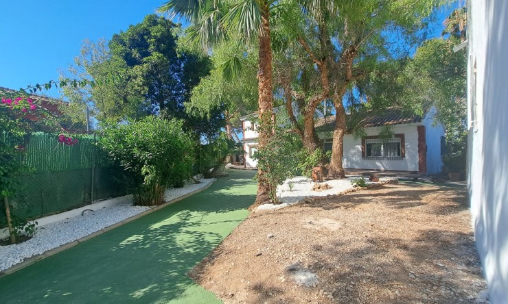 Wiederverkauf - Finca -
Orihuela