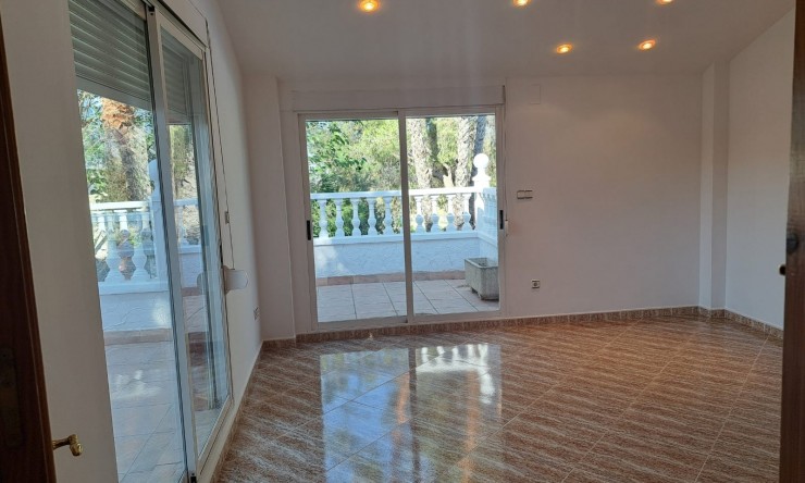 Wiederverkauf - Finca -
Orihuela