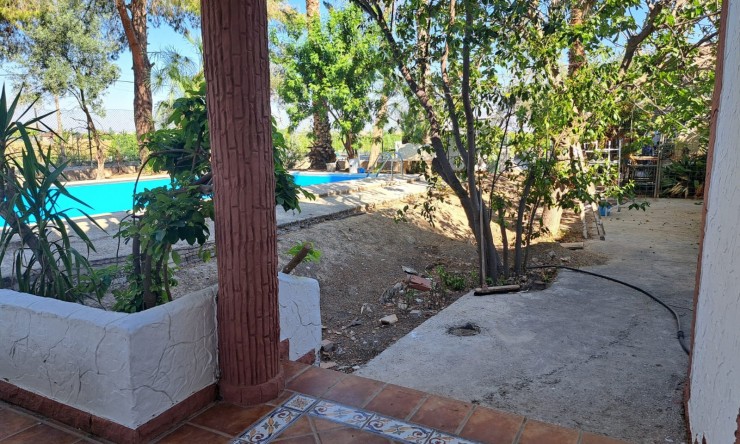 Wiederverkauf - Finca -
Orihuela