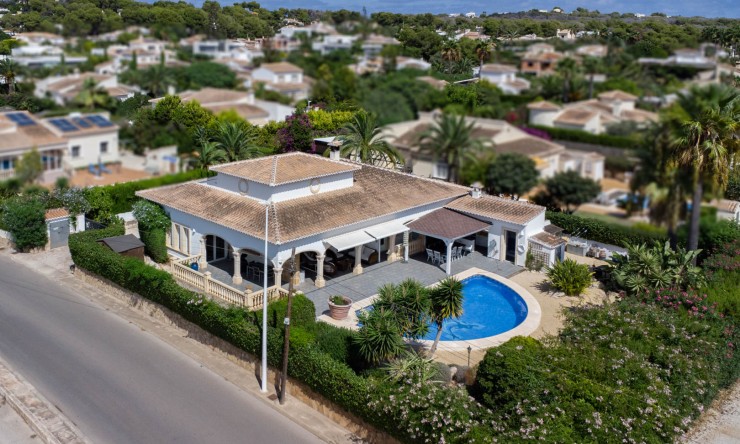 Herverkoop - Villa -
Jávea - Costa Nova