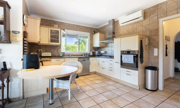 Herverkoop - Villa -
Jávea - Costa Nova