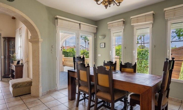 Herverkoop - Villa -
Jávea - Costa Nova