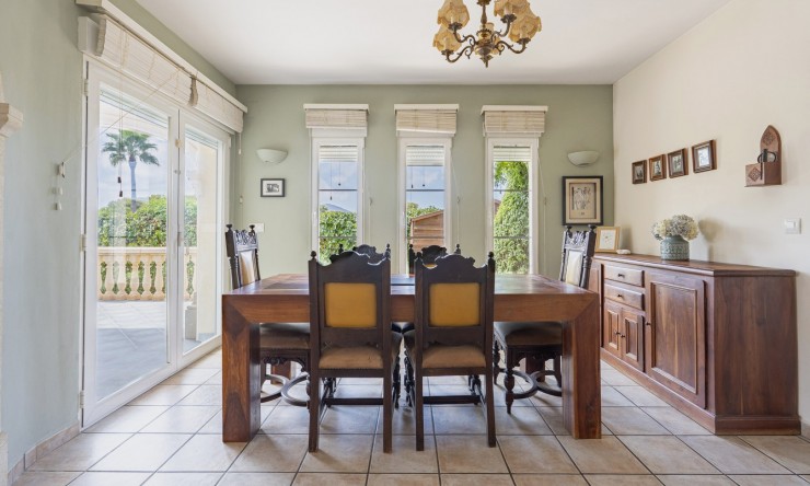 Herverkoop - Villa -
Jávea - Costa Nova