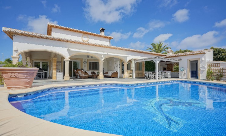 Herverkoop - Villa -
Jávea - Costa Nova