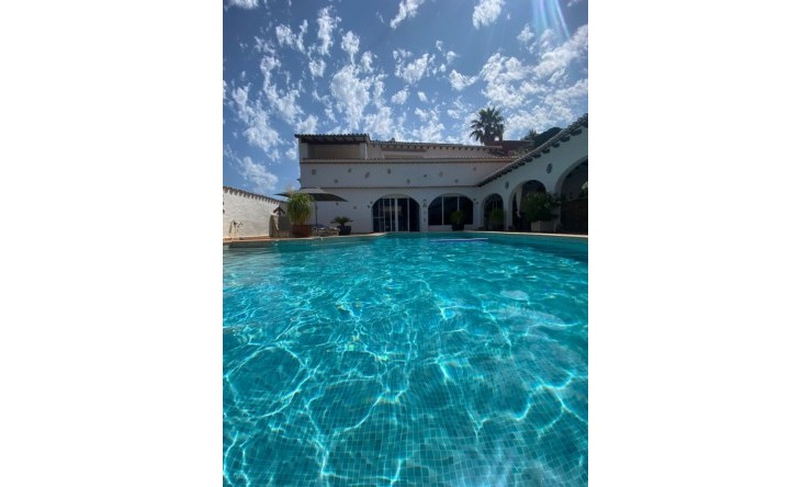 Herverkoop - Villa -
Calpe - Cometa III