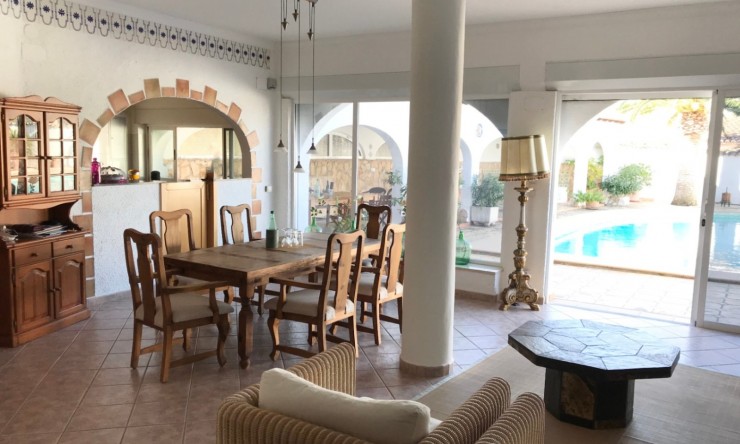 Herverkoop - Villa -
Calpe - Cometa III