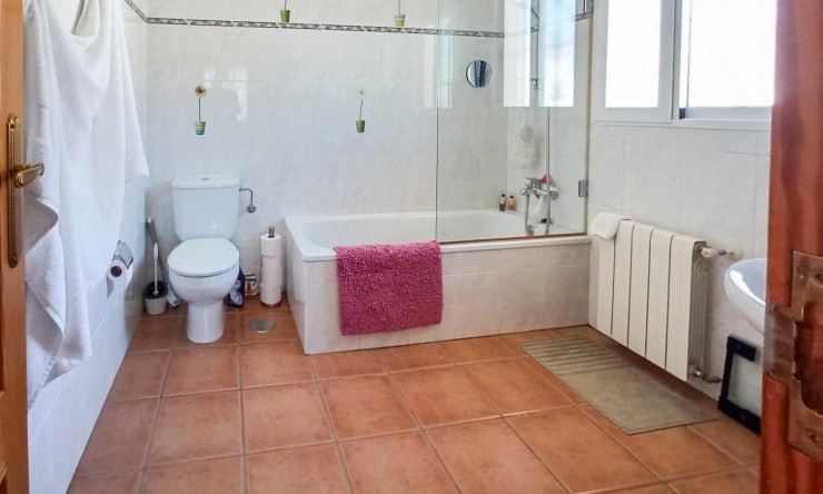 Resale - Villa -
La Nucía