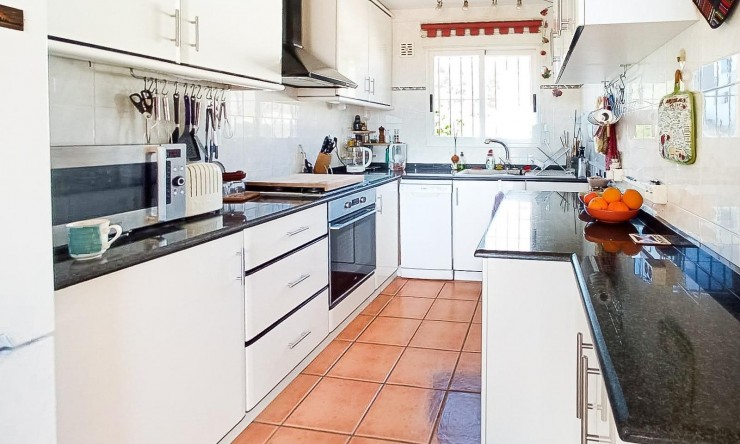 Resale - Villa -
La Nucía