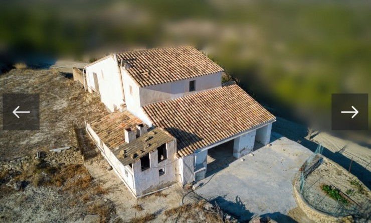 Resale - Finca -
Benissa