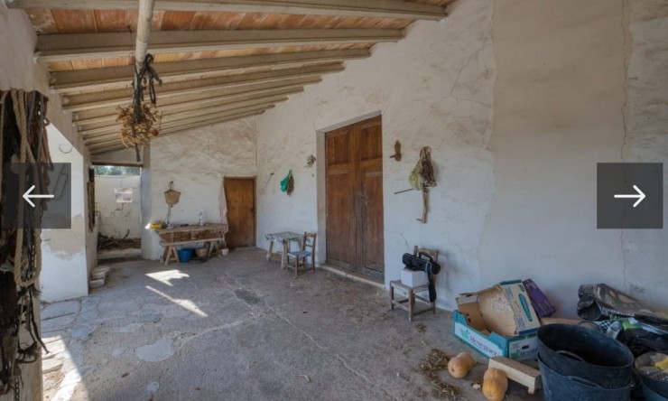 Resale - Finca -
Benissa