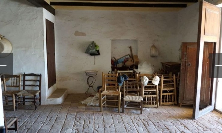 Resale - Finca -
Benissa