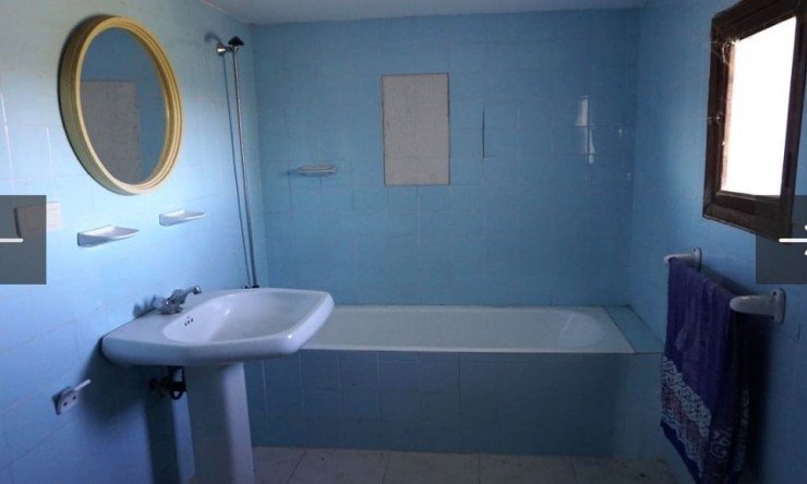 Resale - Finca -
Benissa