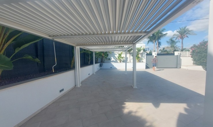 Herverkoop - Villa -
Albir