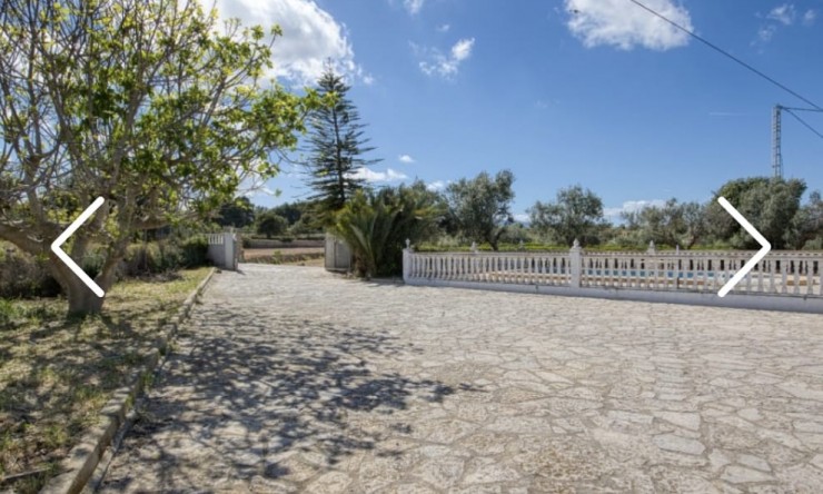 Herverkoop - Finca -
Benissa