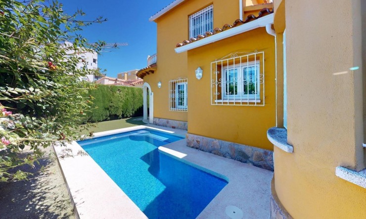 Herverkoop - Villa -
Oliva - Oliva Nova