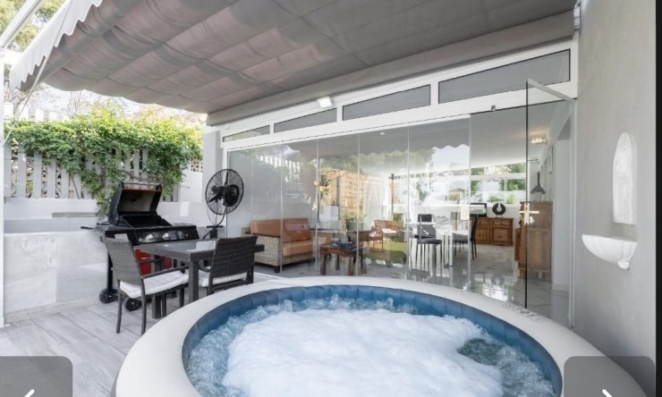 Revente - Villa -
Altea - Urbanización Santa Clara