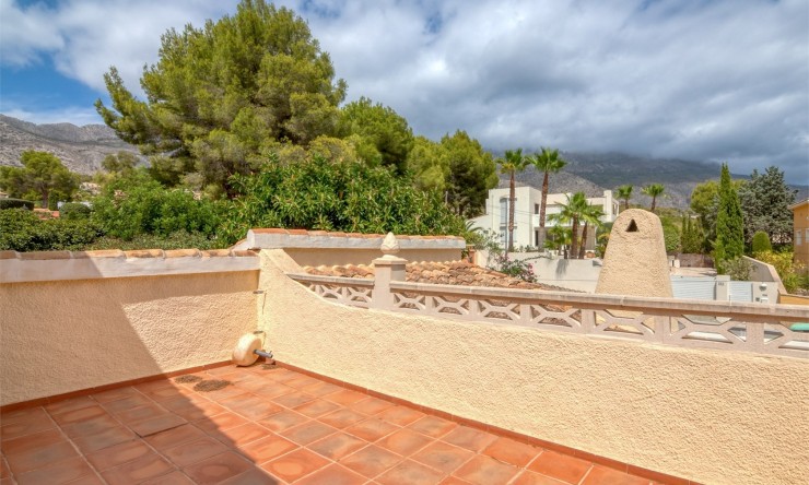 Revente - Villa -
Altea - Urbanización Santa Clara