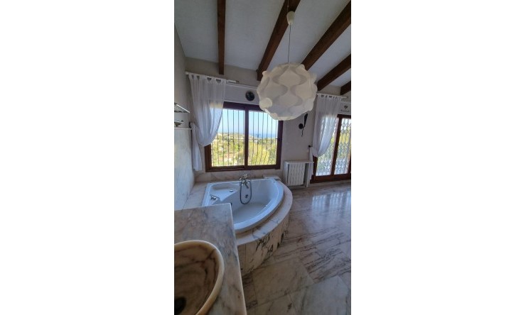 Herverkoop - Villa -
Benissa - Montemar